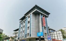 Metro Kochin Business Hotel